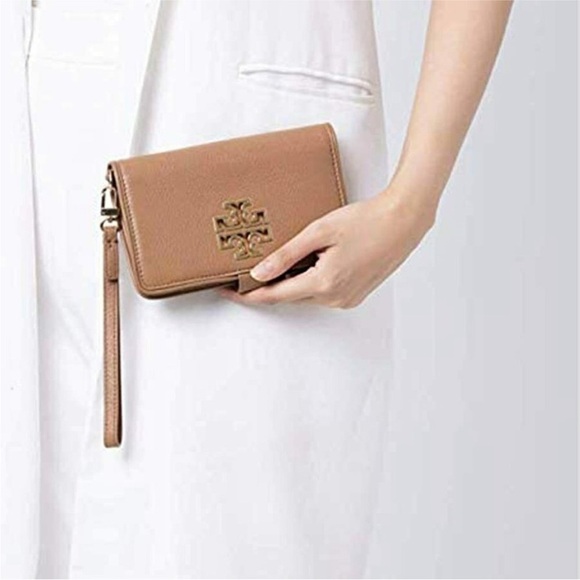 Tory Burch Britten Pebble Leather Smartphone Wristlet/ Wallet/ Bark/Tan - Picture 8 of 10